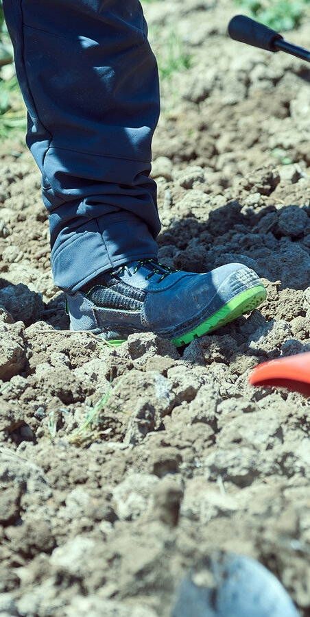 Botas de seguridad Bellota grises y verdes