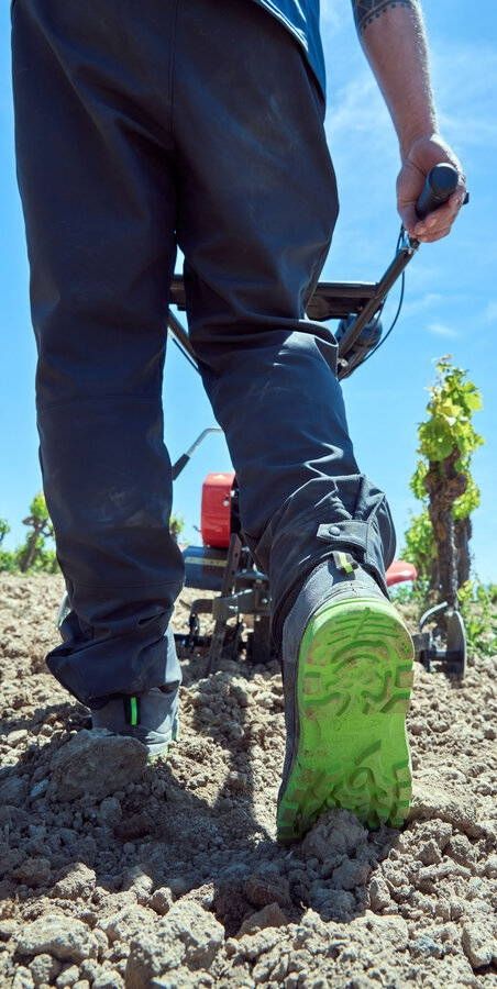 Botas de seguridad Bellota grises y verdes