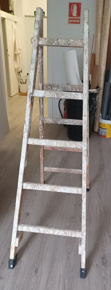 Escalera madera 1.50m