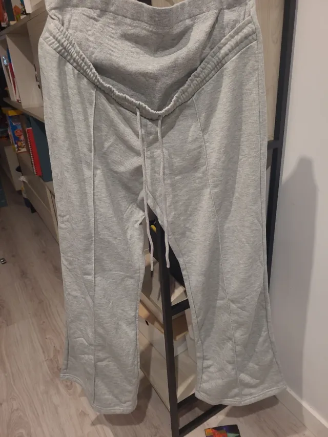 Pantalón chándal premamá SHEIN gris Talla M