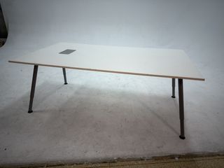 Tavolo da riunione grande, altezza regolabile