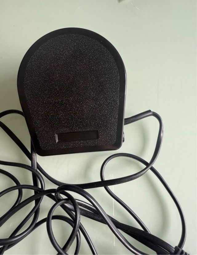 Pedal YDK YC-190 230V 90W prácticamente nuevo