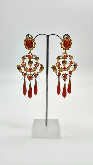 Pendientes Dama oro 18kt piedras coral