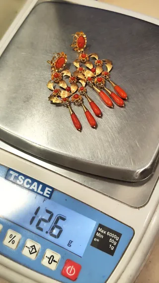 Pendientes Dama oro 18kt piedras coral