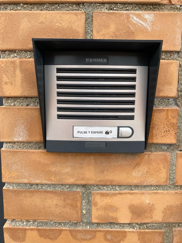 Visera Negra Portero Automático Fermax