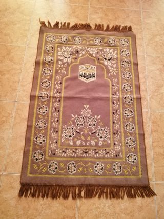 Alfombra de oración con diseño floral