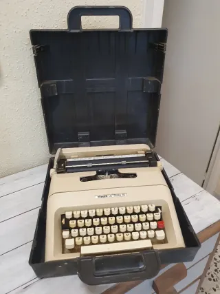 Máquina de escribir Olivetti Lettera 35