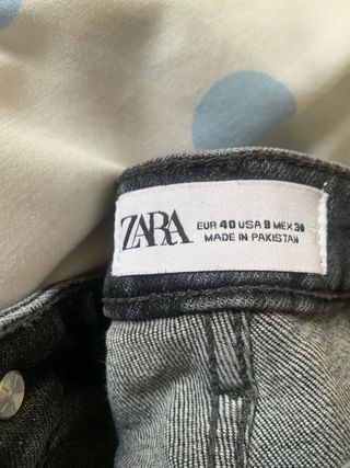 Vaqueros Zara Talla 40 Negro
