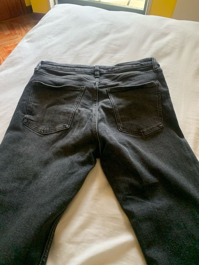 Vaqueros Zara Talla 40 Negro