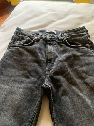 Vaqueros Zara Talla 40 Negro