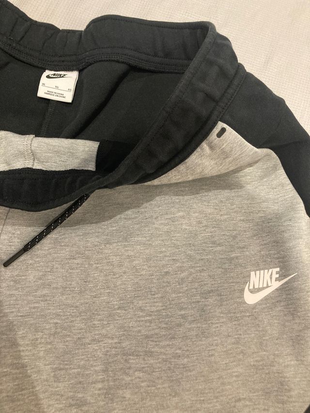 Chándal Nike Gris y Negro