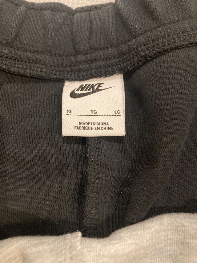 Chándal Nike Gris y Negro