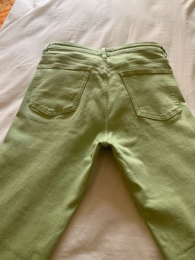 Vaqueros Zara verde claro talla 38