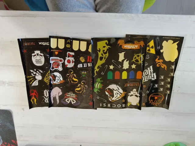 Guitar Hero World Tour Wii (adesivi inutilizzati)