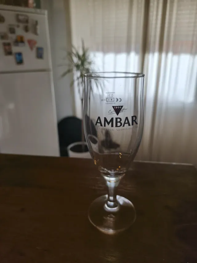 Copas de cerveza 11 San Miguel y 6 Ambar