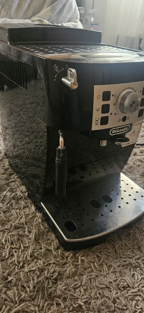 Cafetera DeLonghi Magnifica S Negra