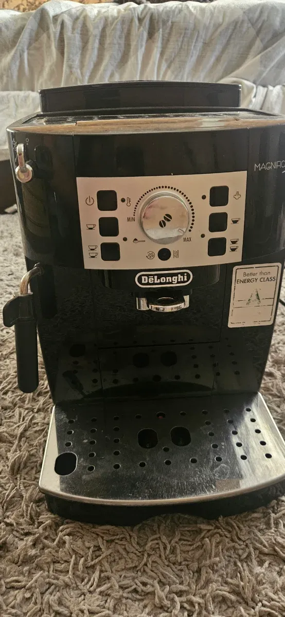 Cafetera DeLonghi Magnifica S Negra