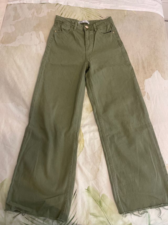 Pantalón Zara ancho recto verde militar talla 32