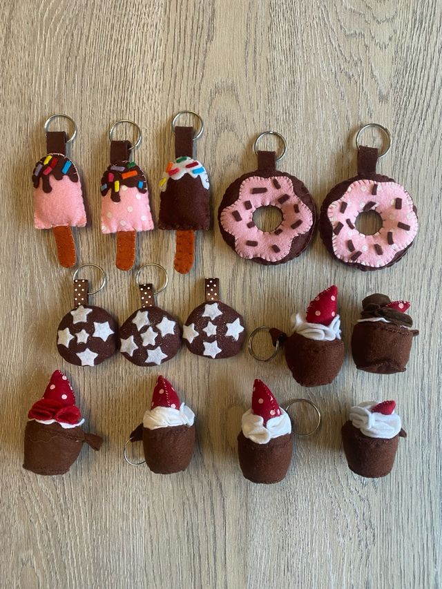 Lotto 14 portachiavi dolcetti pannolenci