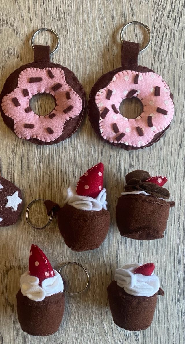 Lotto 14 portachiavi dolcetti pannolenci