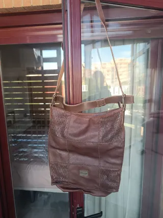 Bolso Lois Polipiel Marrón Hombro y Mano