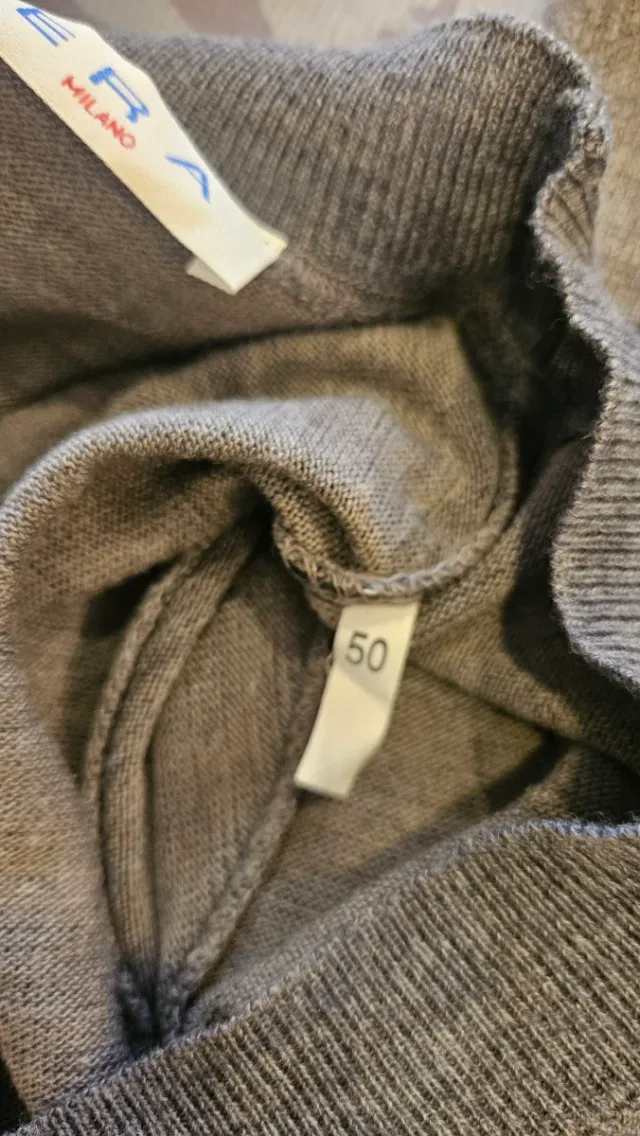 Cardigan uomo grigio con toppe