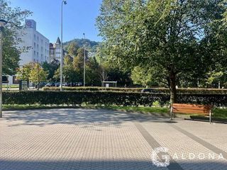 Local comercial en alquiler en Ibaeta en San Sebastián-Donostia