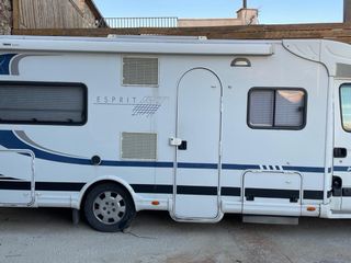 AUTOCARAVANA PERFILADA - Renault Dethleffs