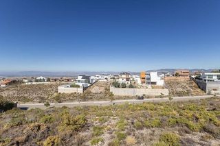 Terreno en venta en Zubia (La)