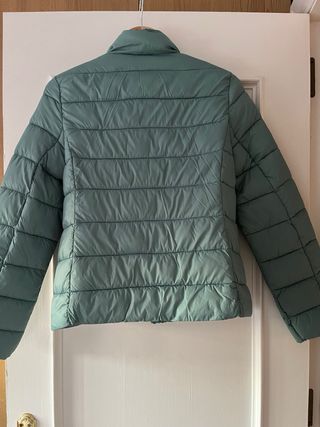 Cazadora acolchada verde