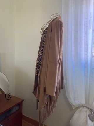 Chaqueta Capa Flecos Antelina