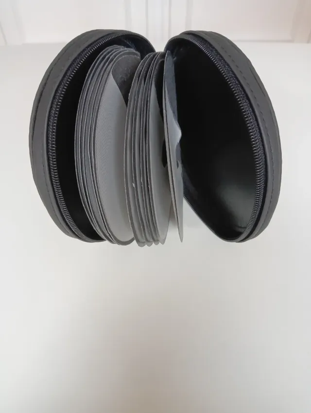 Astuccio porta CD nero con cerniera