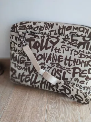 Bolsa para portátil con estampado de letras