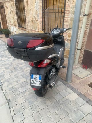 Moto X City 250cc Negra con Baúl