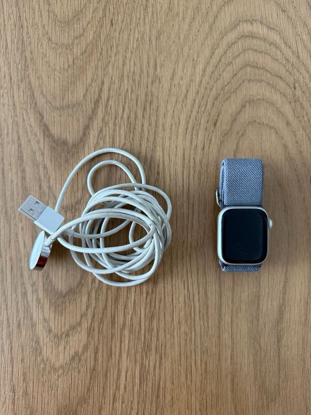 Apple Watch 41mm con 5 correas y cargador