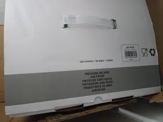 Freidora de aire 2.4L sin usar