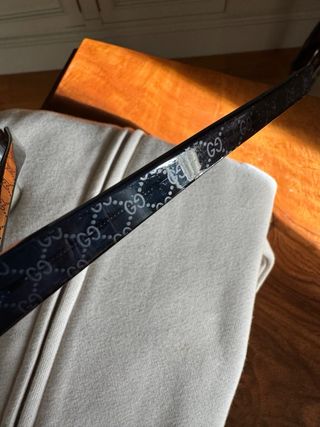 Gafas de sol Gucci negras y plateadas