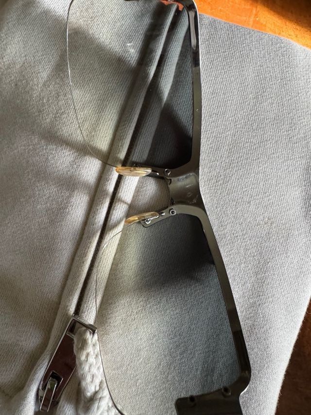 Gafas de sol Gucci negras y plateadas