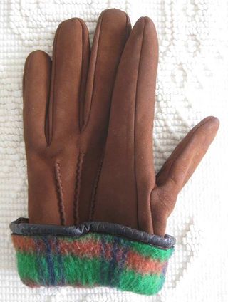 Guantes ante marrón