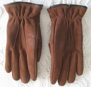 Guantes ante marrón