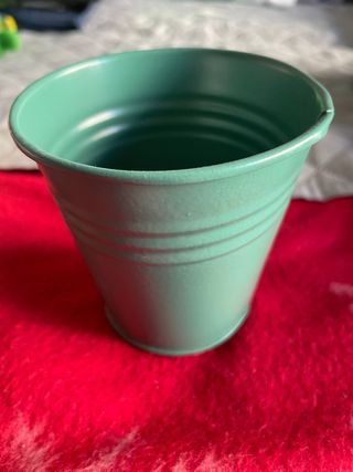 Vasetto in metallo verde