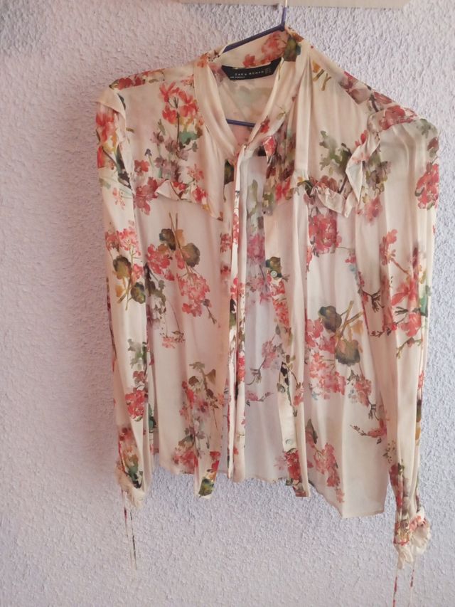 Blusa Zara floral talla M