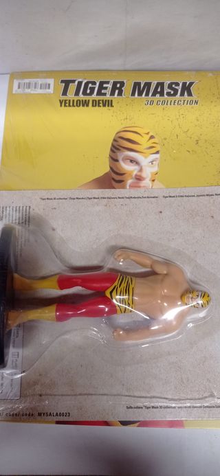 yellow devil tiger mask  3d collection+book