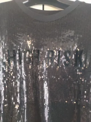 Camiseta lentejuelas negras de chico