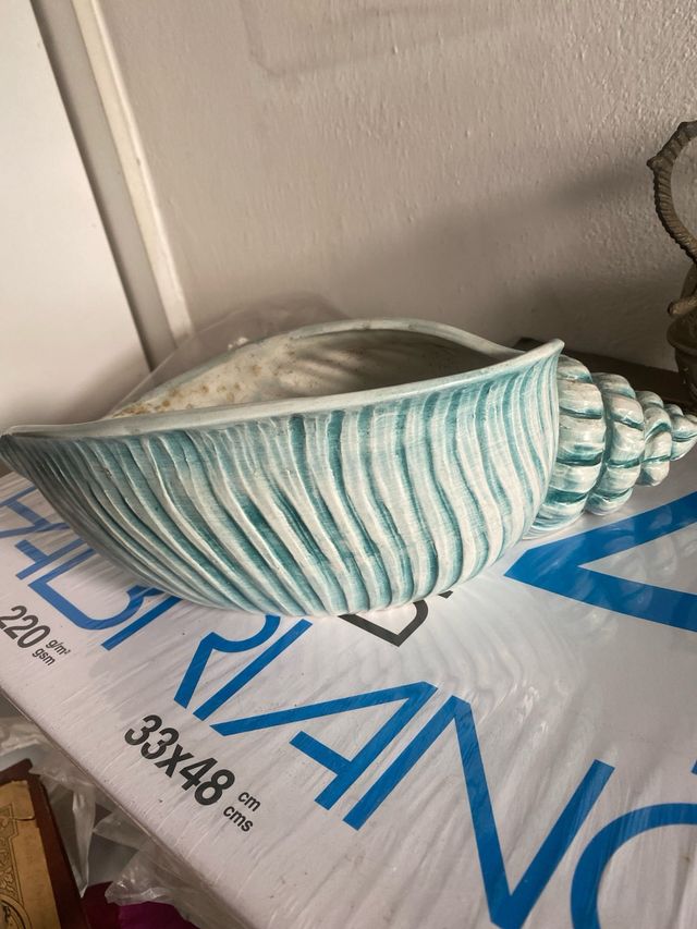 Vaso ceramica forma conchiglia