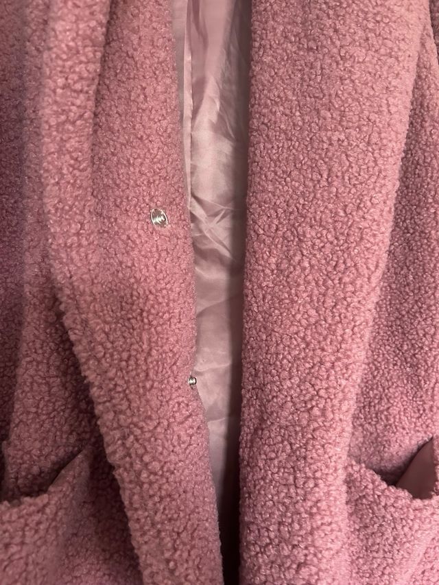 Abrigo rosa Pretty Little Thing talla 50