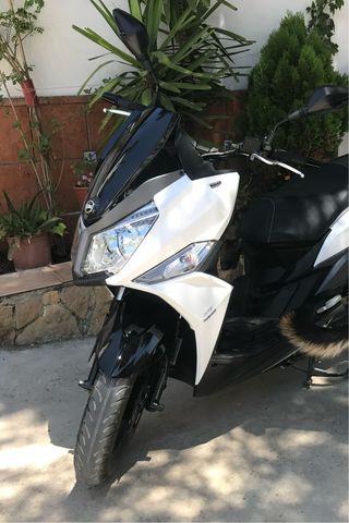 Moto Scooter Sym Yet 125