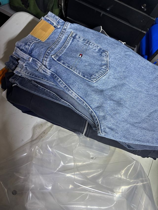 Lote 5kg Vaqueros y Sudaderas Carlos