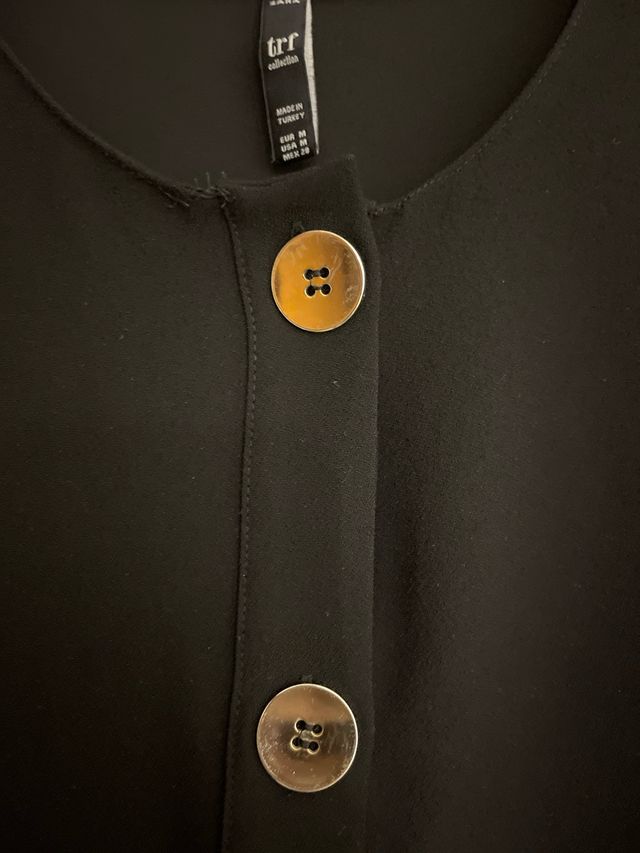 Camiseta Zara M Botones Dorados Manga Corta