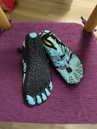 Zapatillas Barefoot Negras y Azules